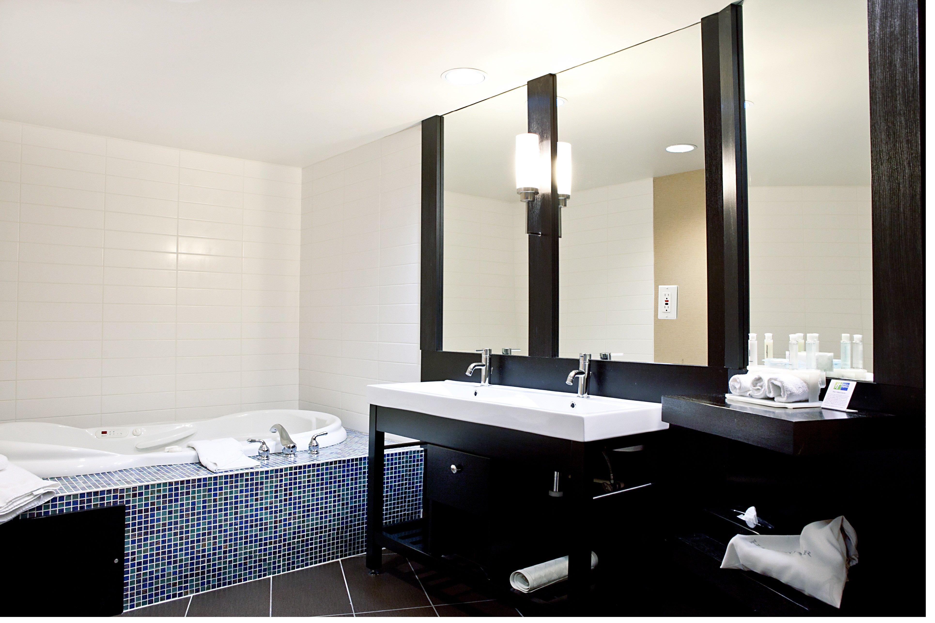 Holiday Inn Express & Suites Langley By Ihg Εξωτερικό φωτογραφία