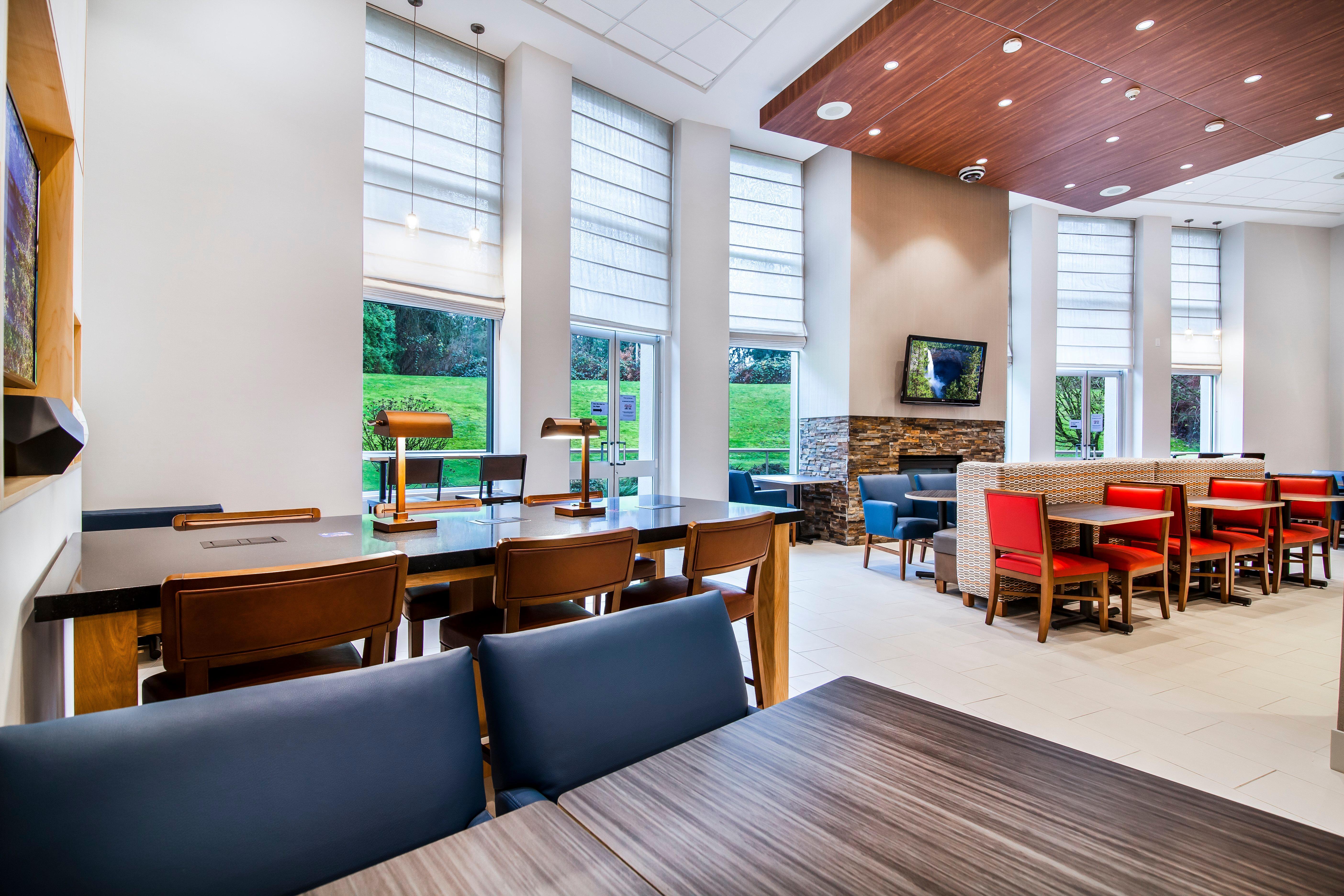 Holiday Inn Express & Suites Langley By Ihg Εξωτερικό φωτογραφία