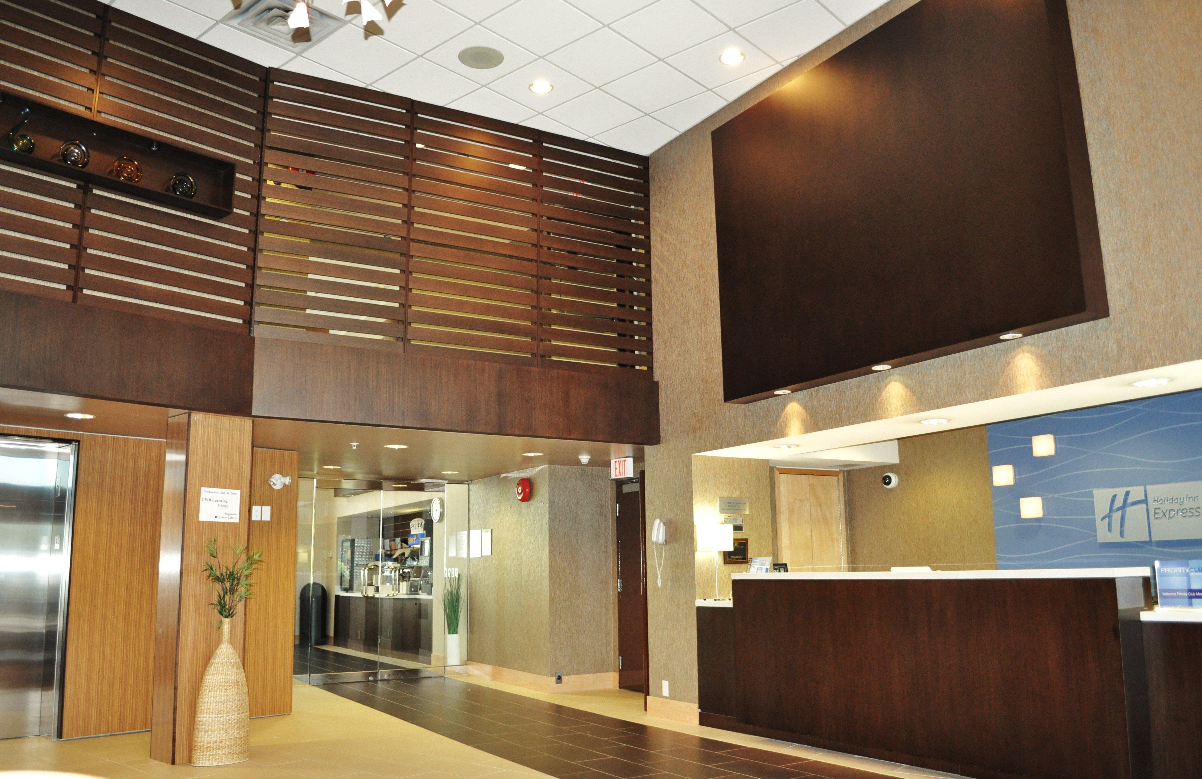 Holiday Inn Express & Suites Langley By Ihg Εξωτερικό φωτογραφία