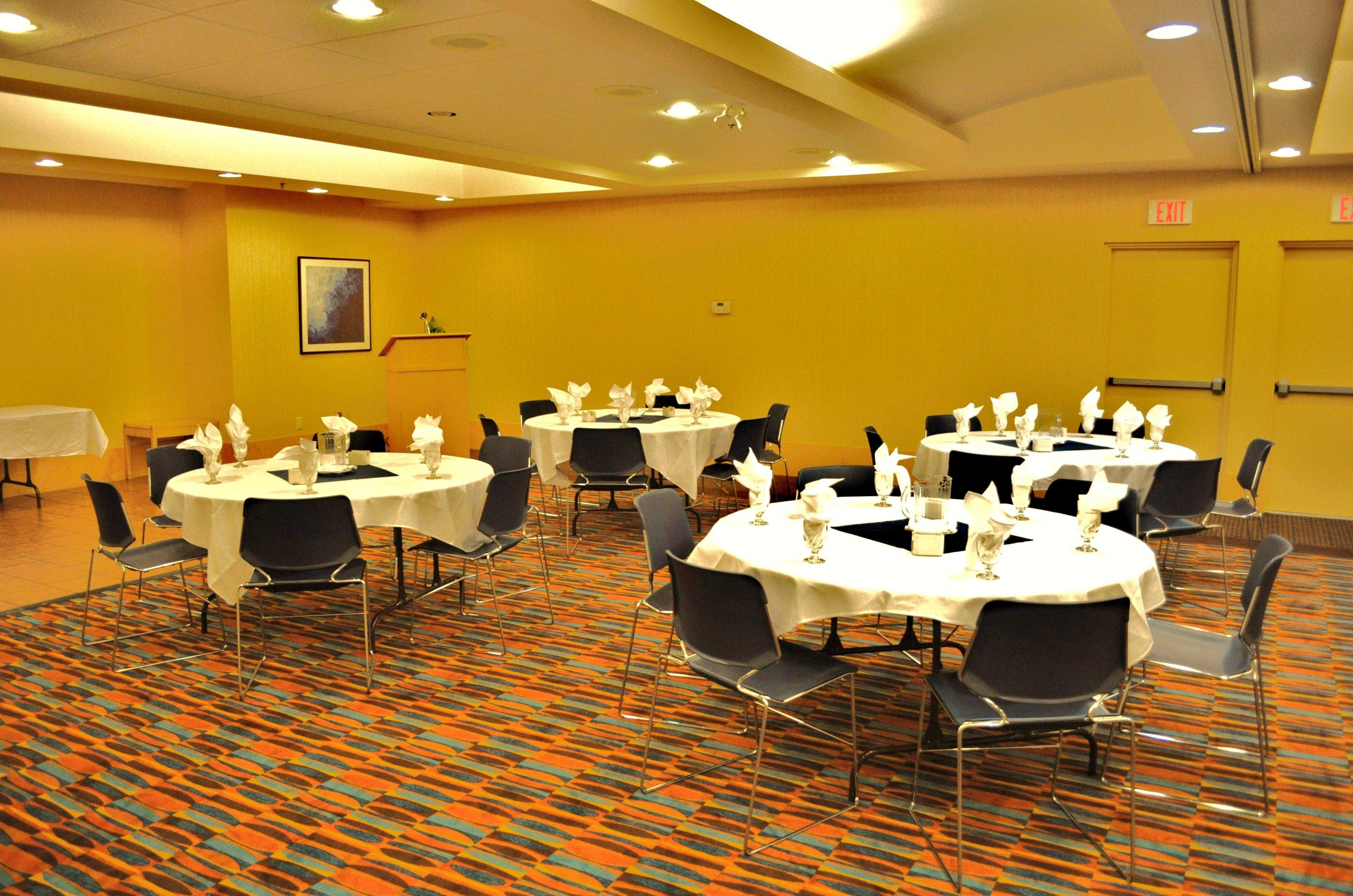 Holiday Inn Express & Suites Langley By Ihg Εξωτερικό φωτογραφία